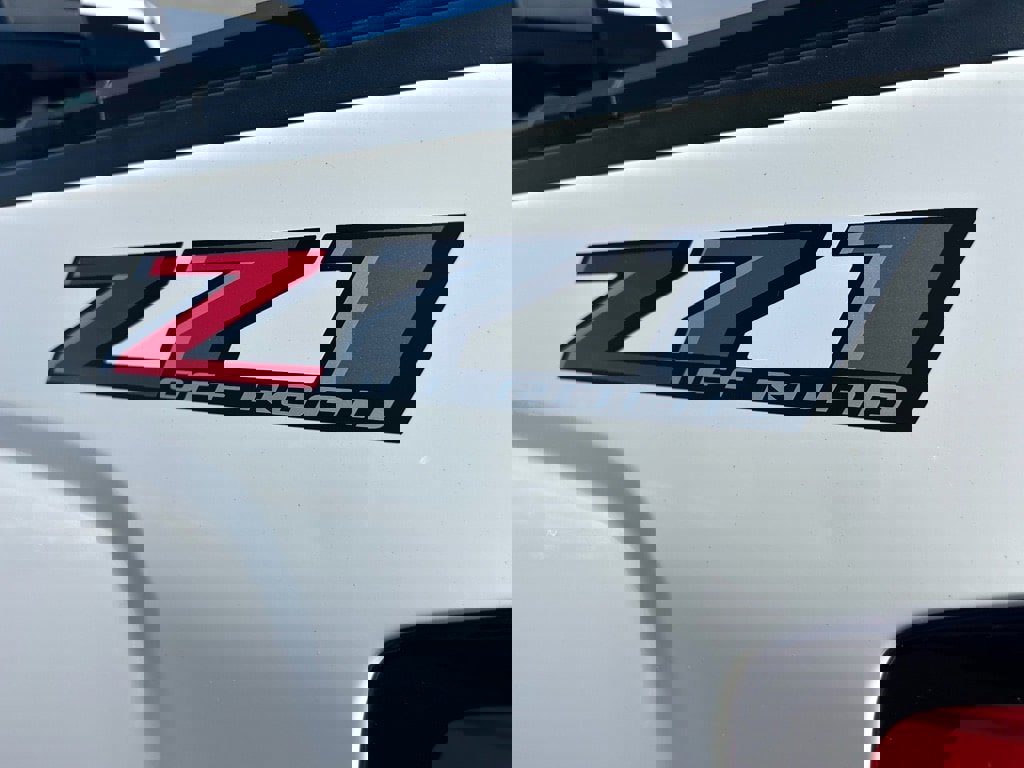 Used 2018 Chevrolet Silverado 1500 LT w/ All Star Edition image 8