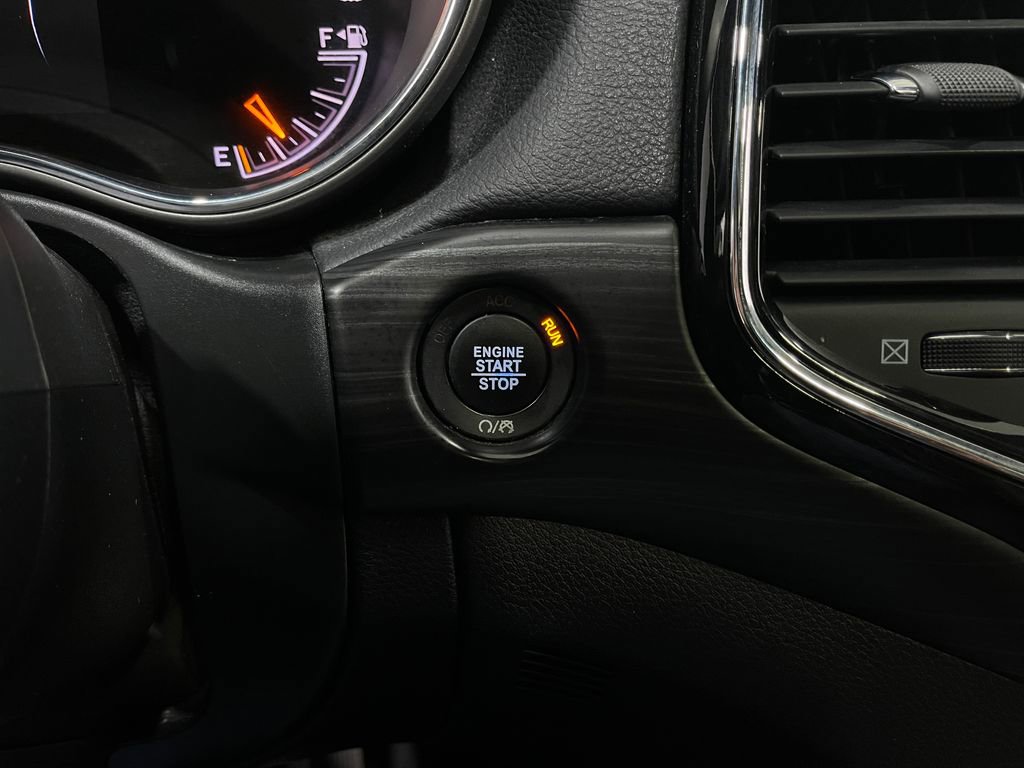 Used 2020 Jeep Grand Cherokee Laredo w/ Quick Order Package 2BN North image 22