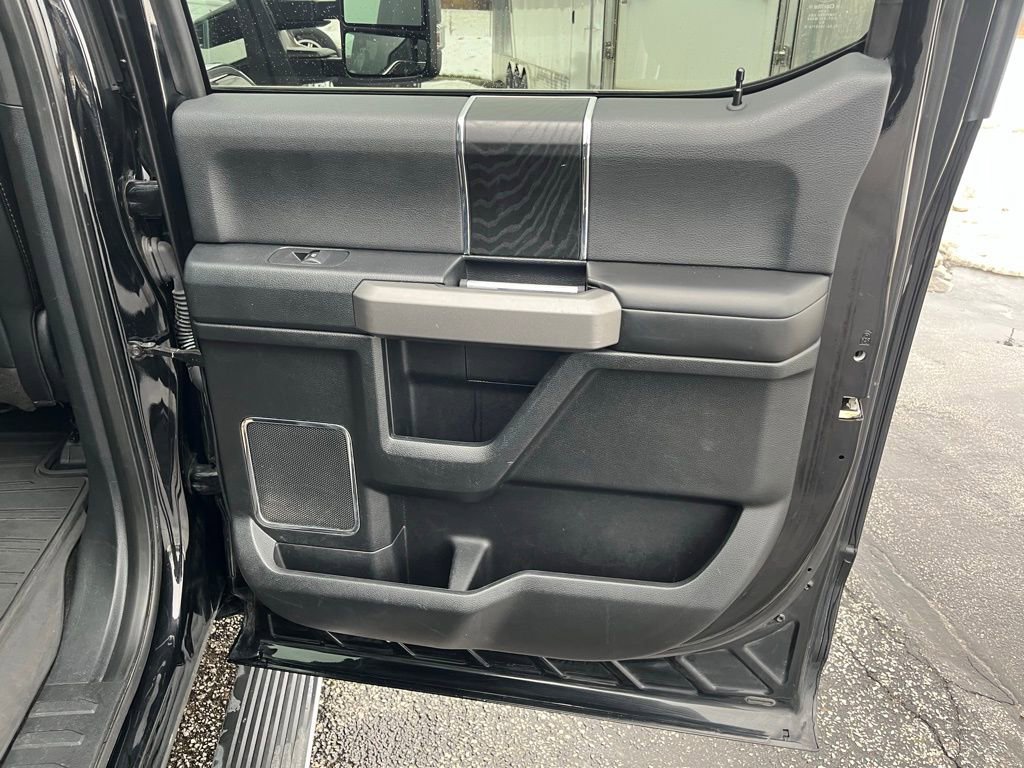 Used 2018 Ford F150 Platinum w/ Equipment Group 701A Luxury image 29