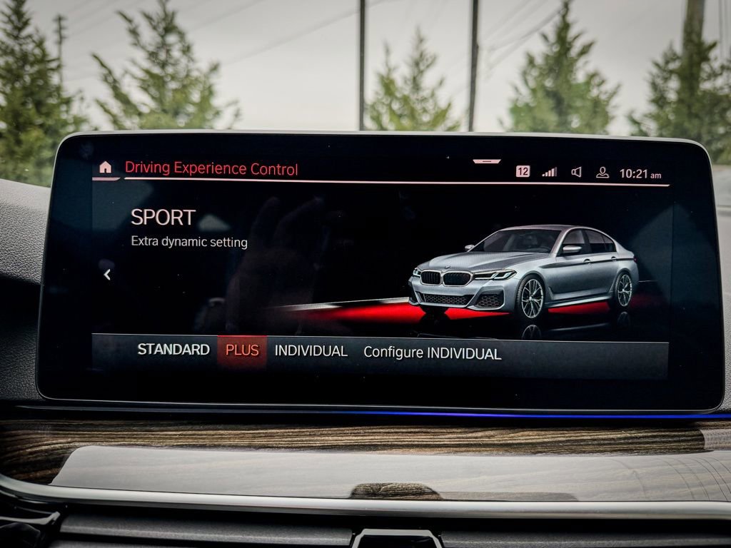 Used 2021 BMW 540i xDrive w/ M Sport Package image 17