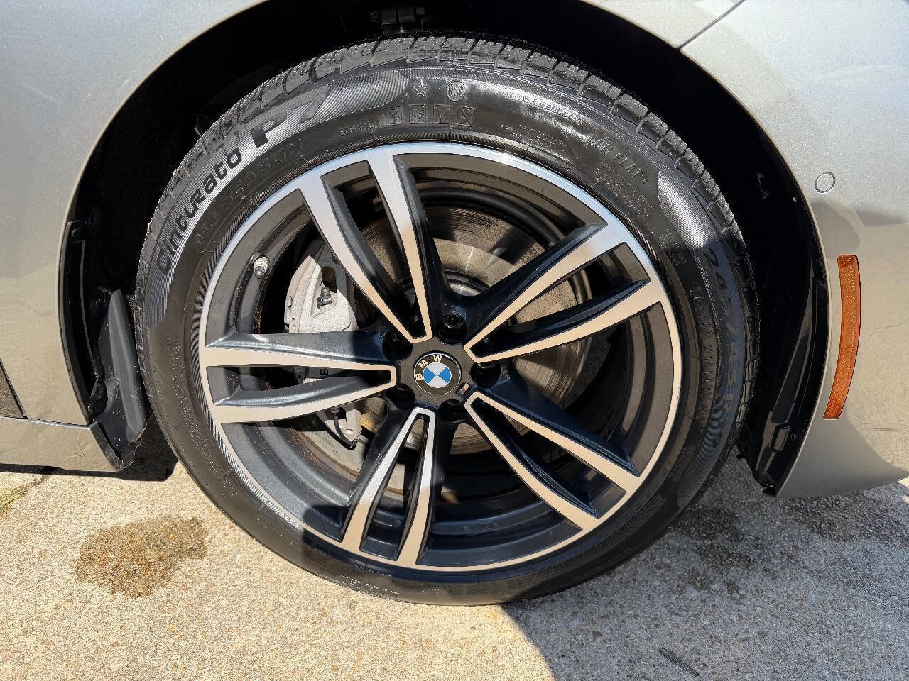 Used 2020 BMW 740i w/ M Sport Package image 8