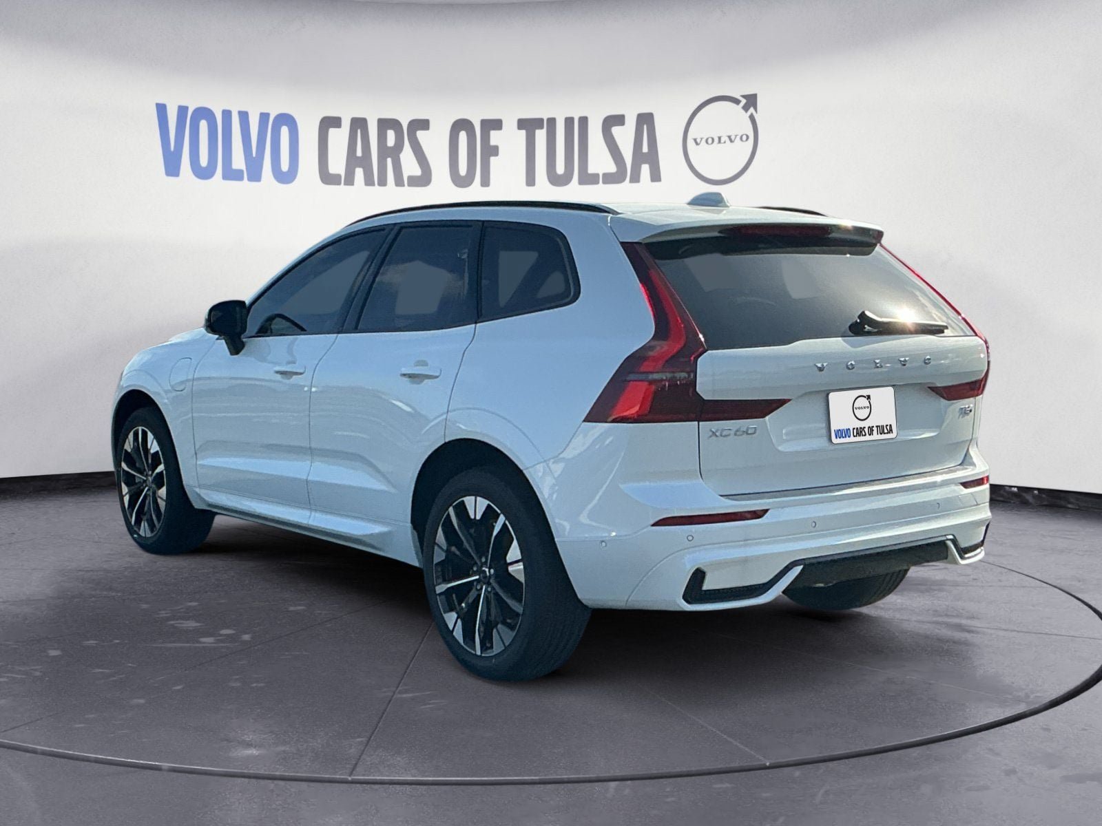 New 2026 Volvo XC60 T8 Plus w/ Protection Package Premier AWD/4WD image 3