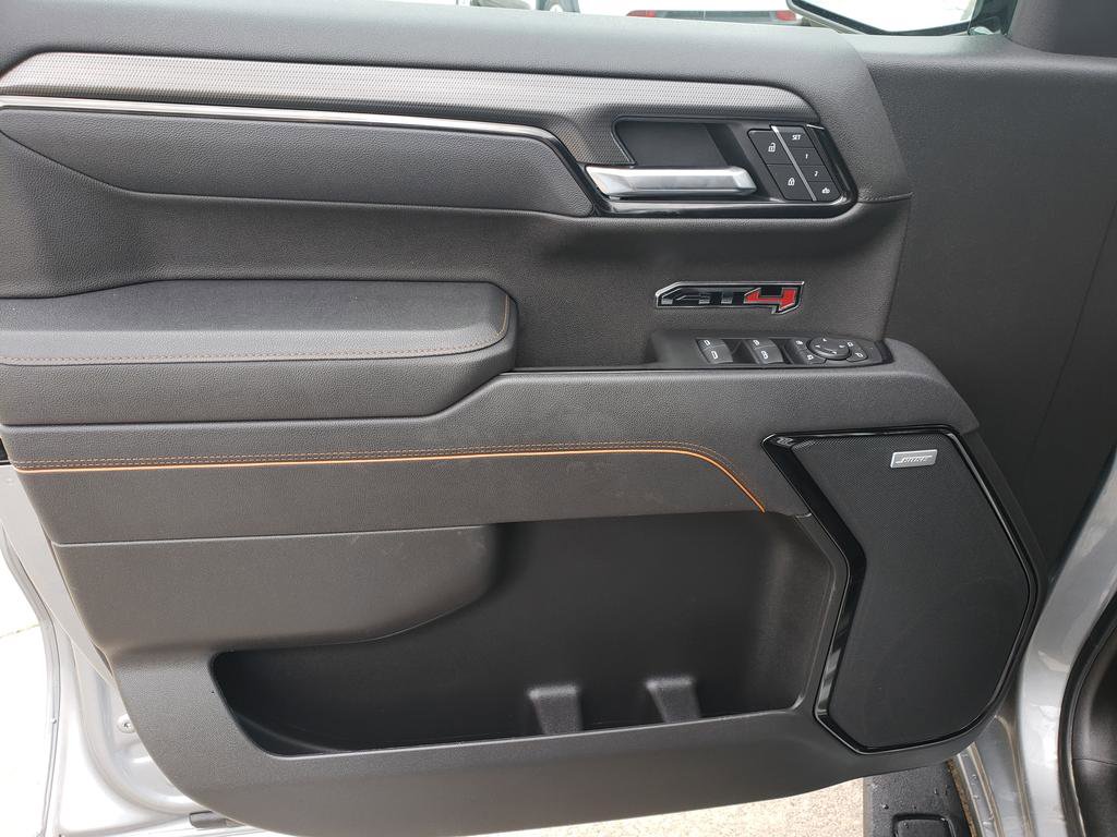 Used 2025 GMC Sierra 1500 AT4 w/ AT4 Premium Package AWD/4WD image 11