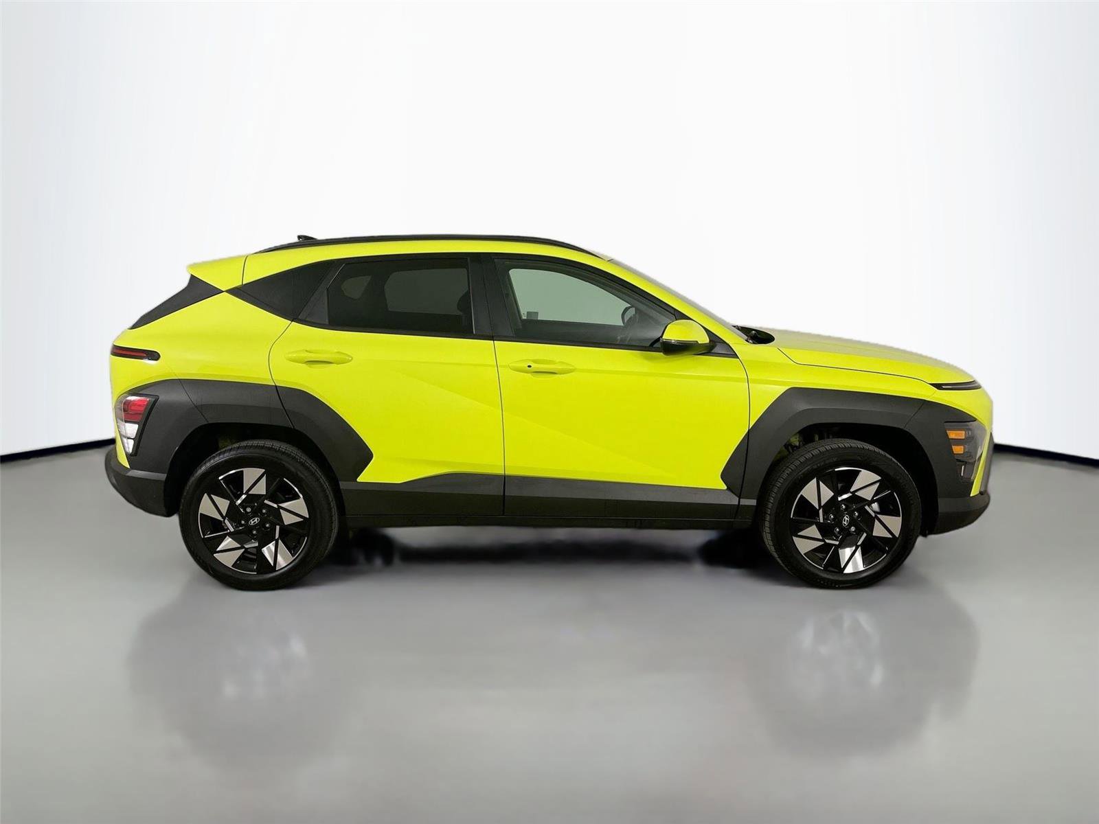 Used 2024 Hyundai Kona SEL AWD/4WD image 16