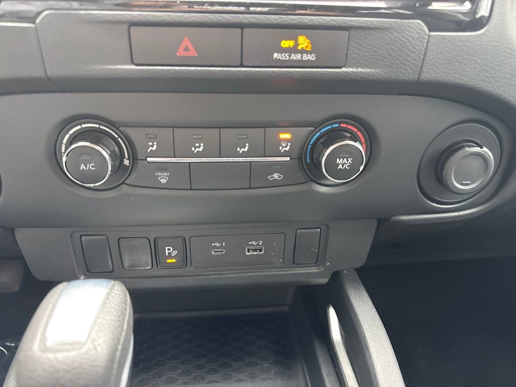 Used 2022 Nissan Frontier SV w/ Technology Package image 22