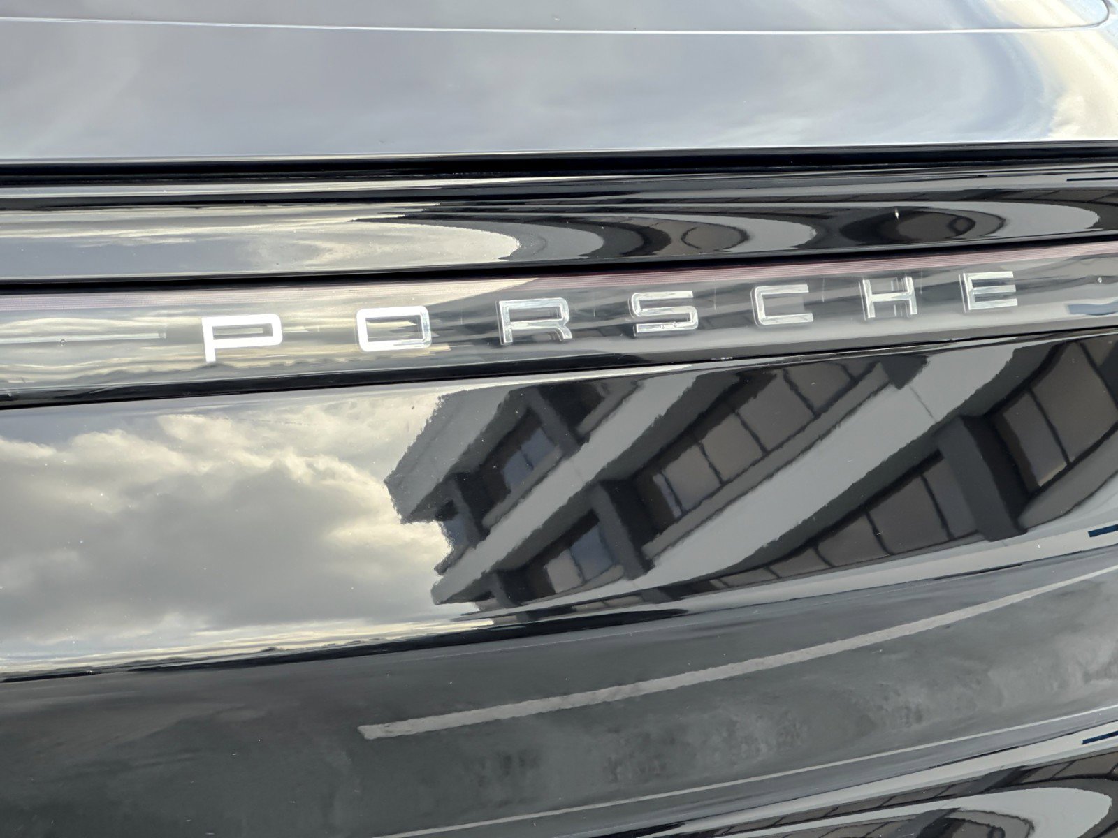 Used 2022 Porsche Cayenne Coupe image 27