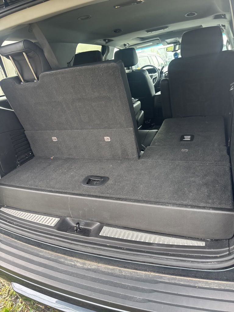 Used 2019 GMC Yukon SLT w/ Graphite Edition image 8