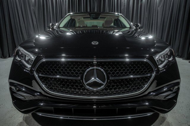New 2025 Mercedes-Benz E 350 Sedan image 2