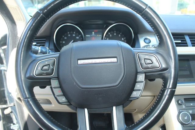 Used 2017 Land Rover Range Rover Evoque SE image 17
