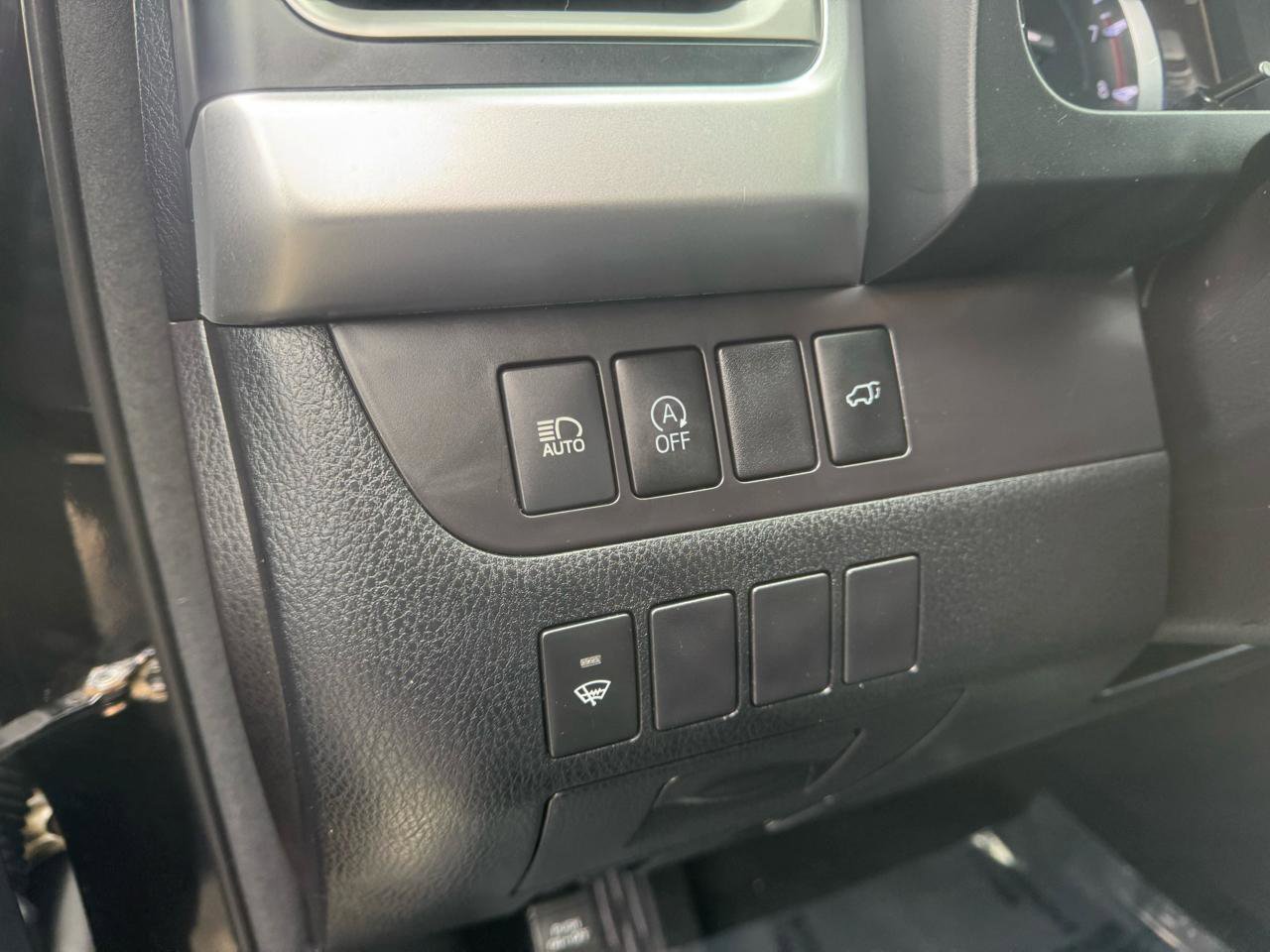 Used 2017 Toyota Highlander SE AWD/4WD image 41