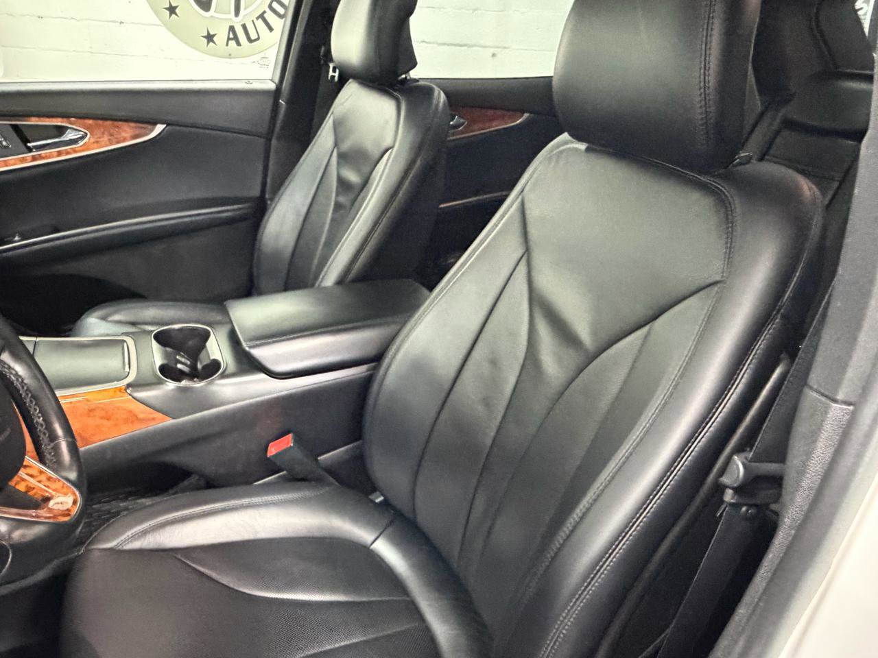 Used 2017 Lincoln MKX Reserve w/ Lincoln MKX Climate Package image 32