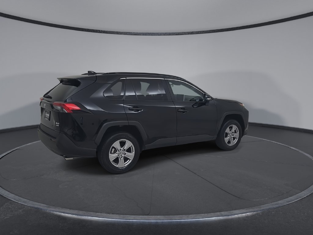 Used 2025 Toyota RAV4 XLE AWD/4WD image 16