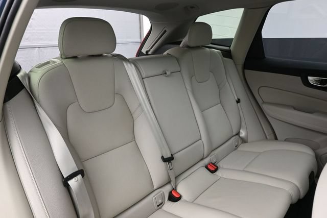 Used 2023 Volvo XC60 B5 Plus AWD/4WD image 29