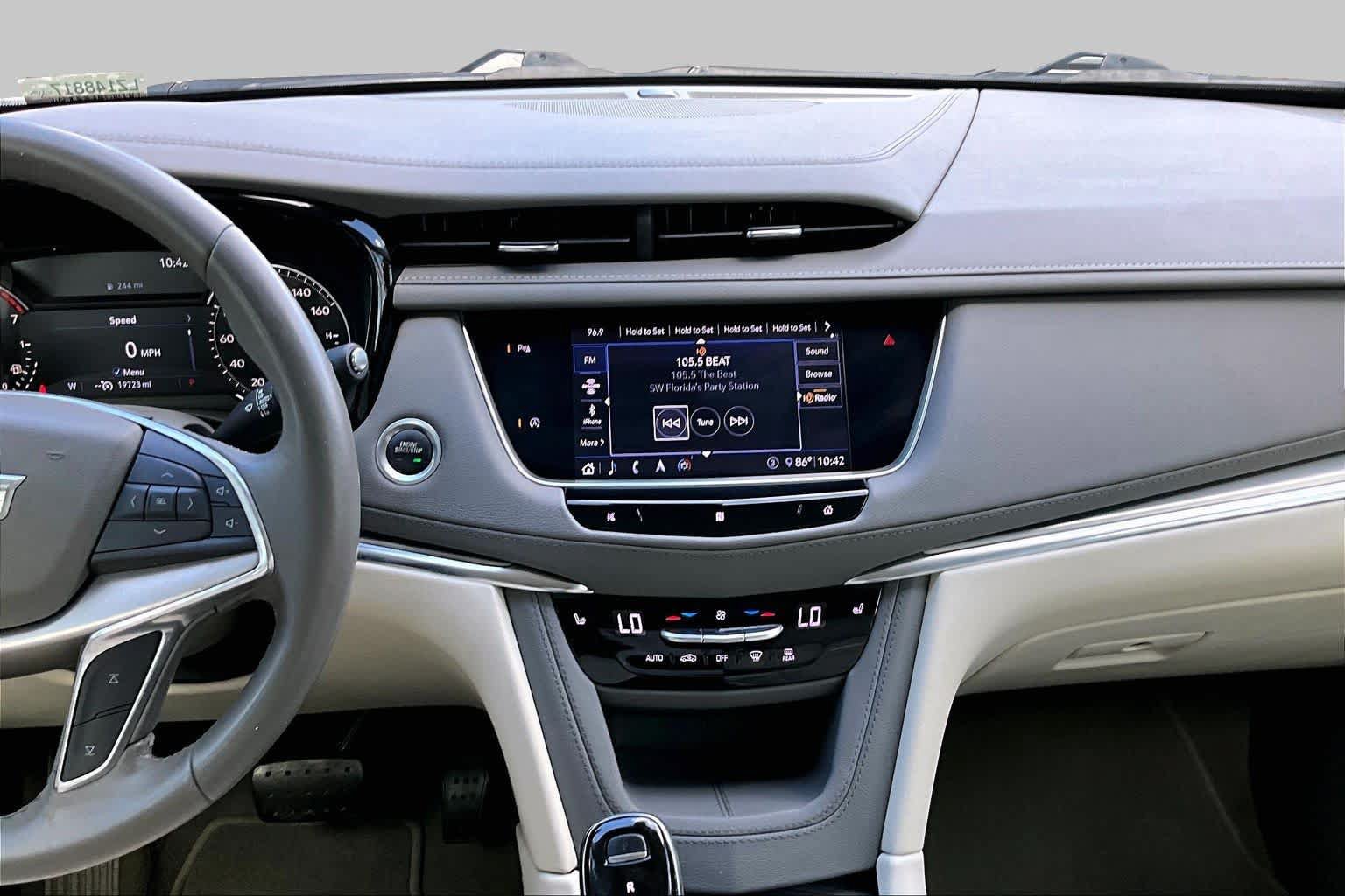 Used 2020 Cadillac XT5 Premium Luxury FWD image 7