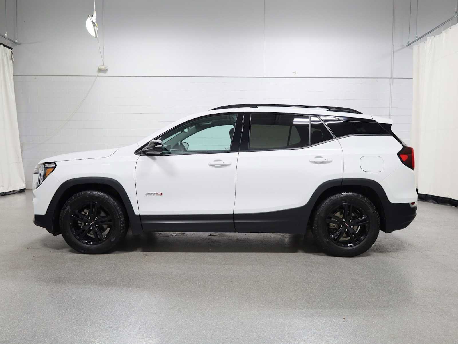 Used 2023 GMC Terrain AT4 w/ Tech Package AWD/4WD image 2