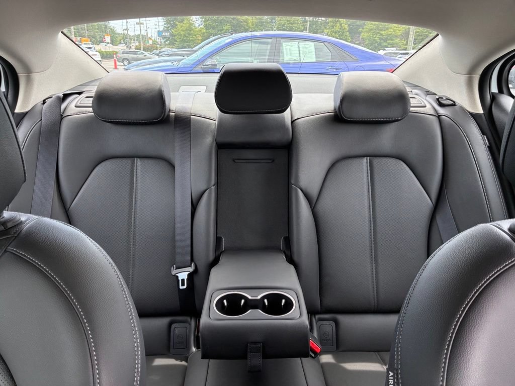 Used 2025 Genesis G70 2.5T AWD/4WD image 16