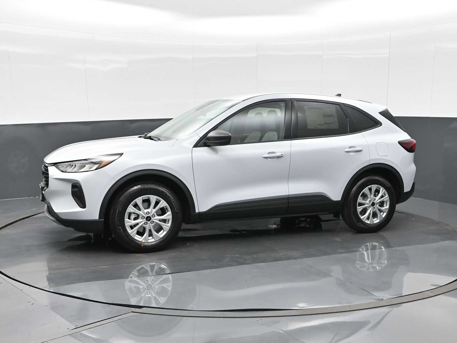 New 2025 Ford Escape Active w/ Cold Weather Package image 4