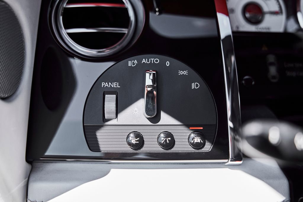 Used 2020 Rolls-Royce Wraith RWD image 46