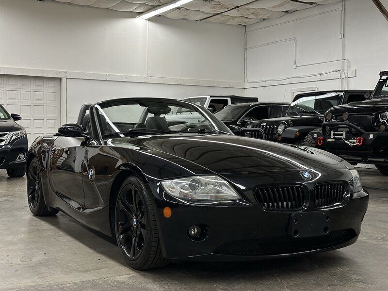 Used 2005 BMW Z4 3.0i RWD image 1