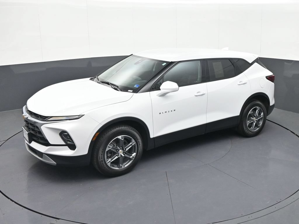 Used 2023 Chevrolet Blazer LT AWD/4WD image 21