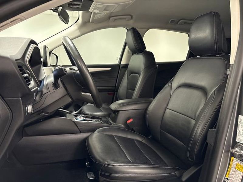 Used 2022 Ford Escape SEL w/ Technology Package image 9