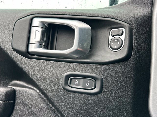Used 2024 Jeep Wrangler Unlimited w/ Convenience Group AWD/4WD image 12