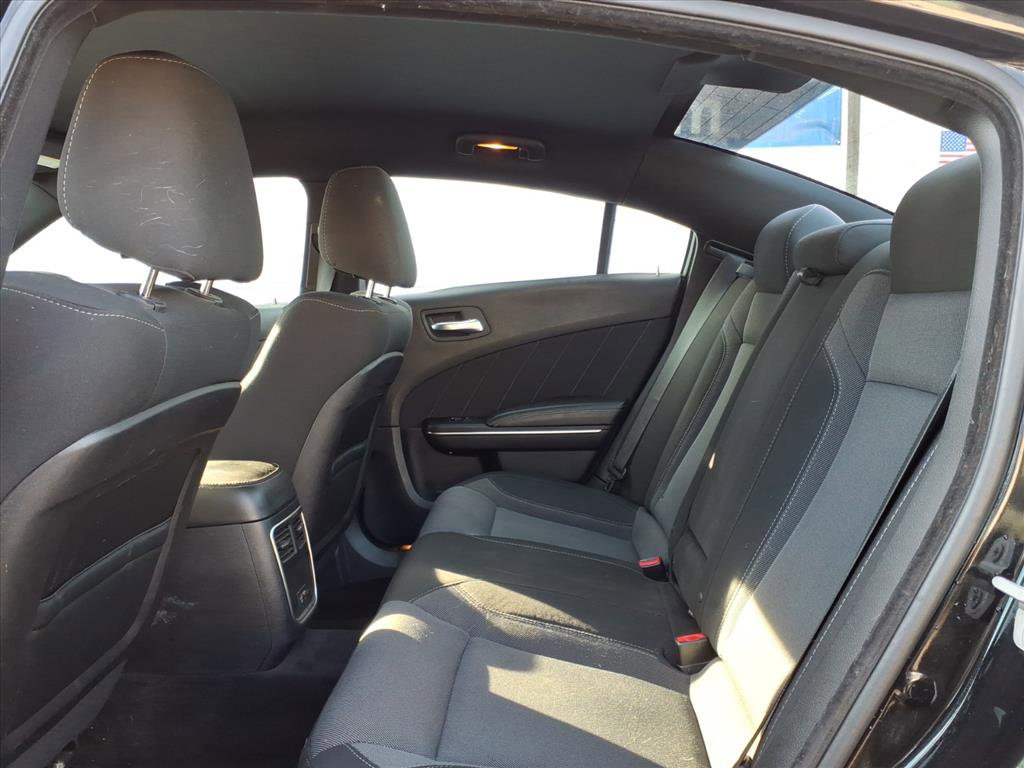 Used 2016 Dodge Charger SXT image 11