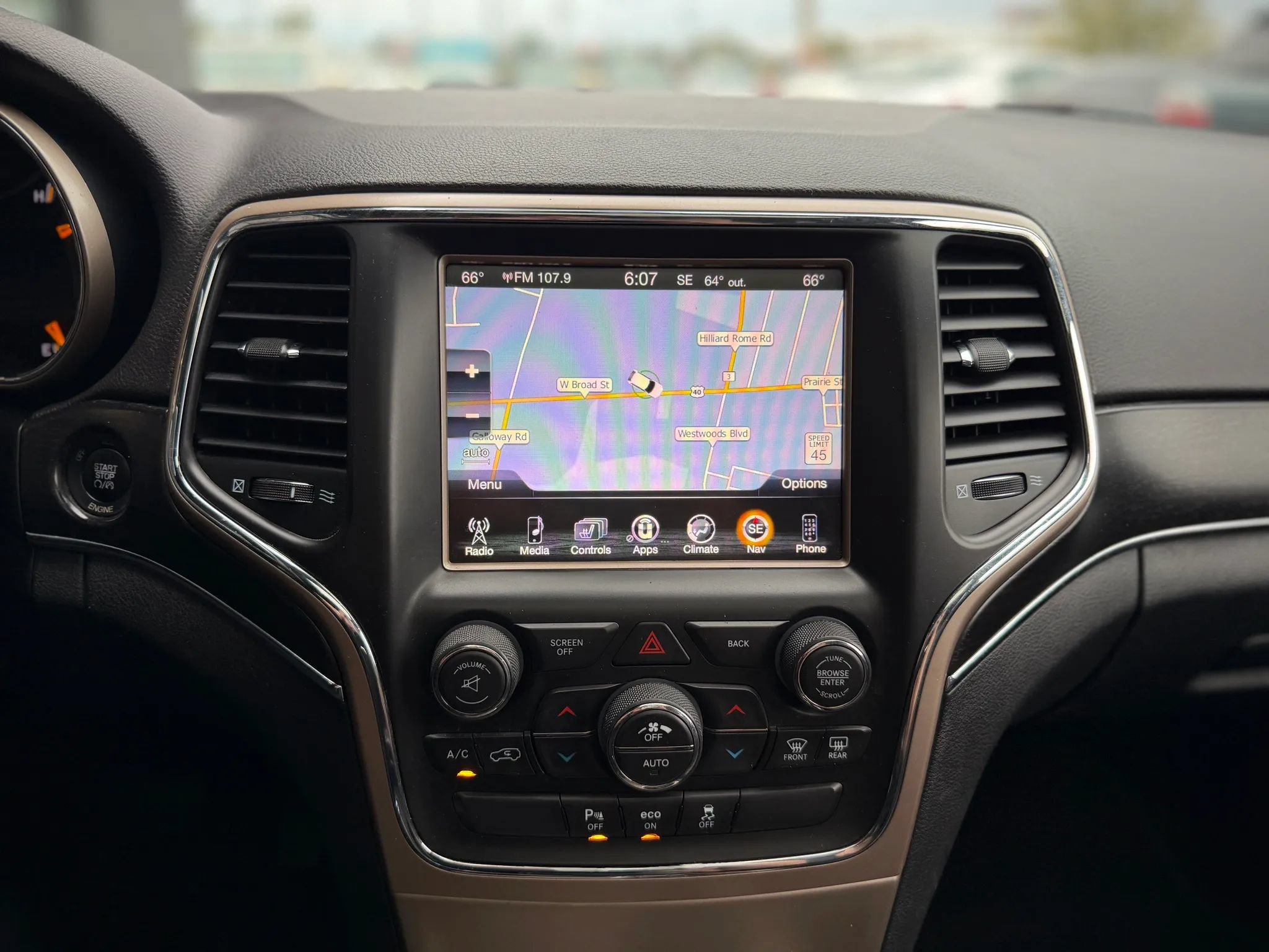 Used 2014 Jeep Grand Cherokee Limited w/ Trailer Tow Group IV AWD/4WD image 17