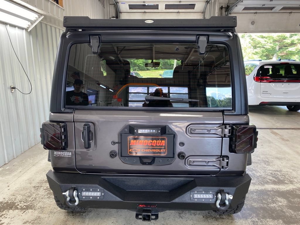 Used 2025 Jeep Wrangler Sport AWD/4WD image 11