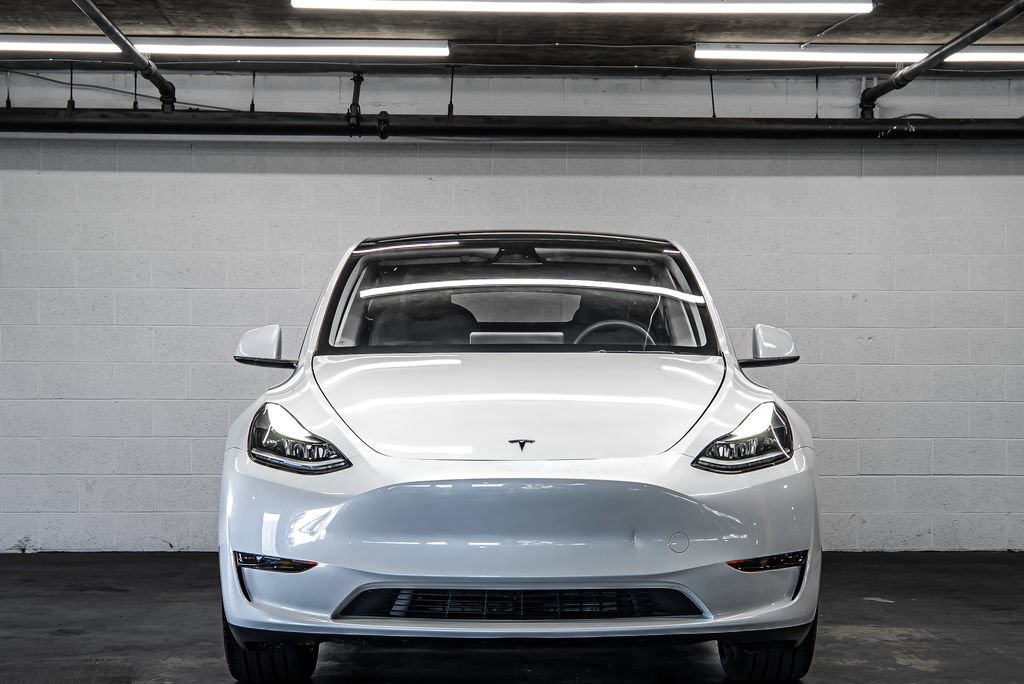Used 2025 Tesla Model Y Long Range RWD image 8
