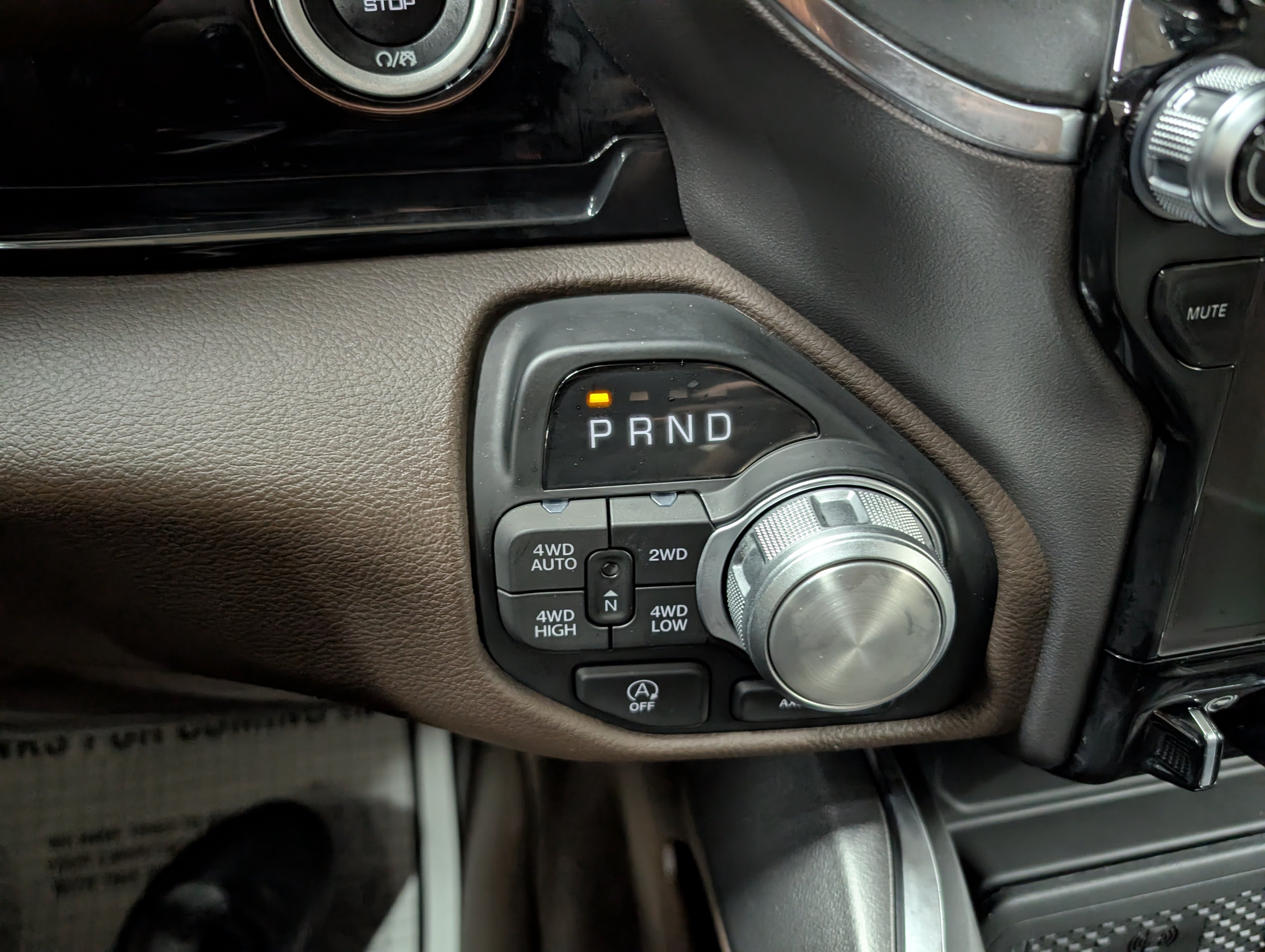 New 2026 RAM 1500 Laramie AWD/4WD image 19