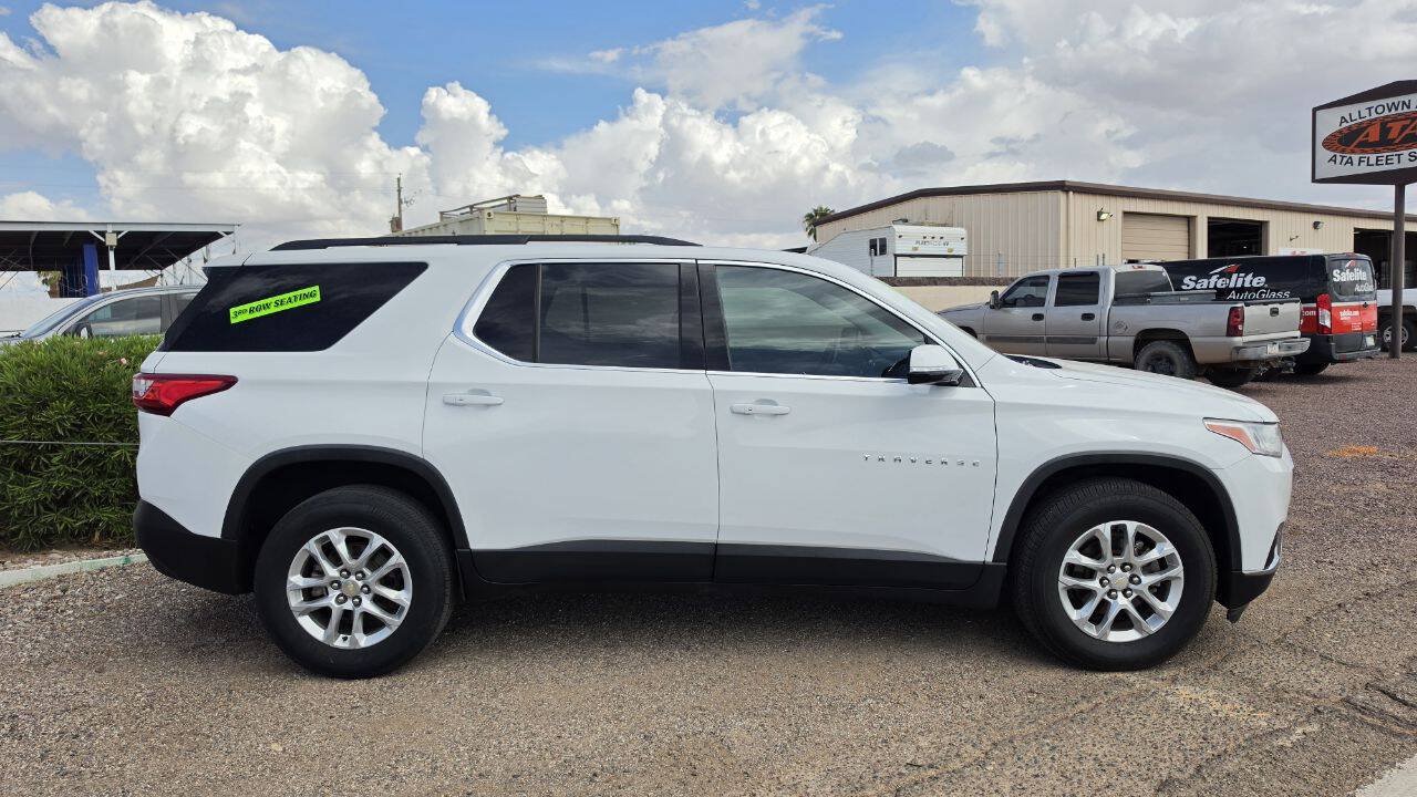 Used 2019 Chevrolet Traverse LT FWD image 2