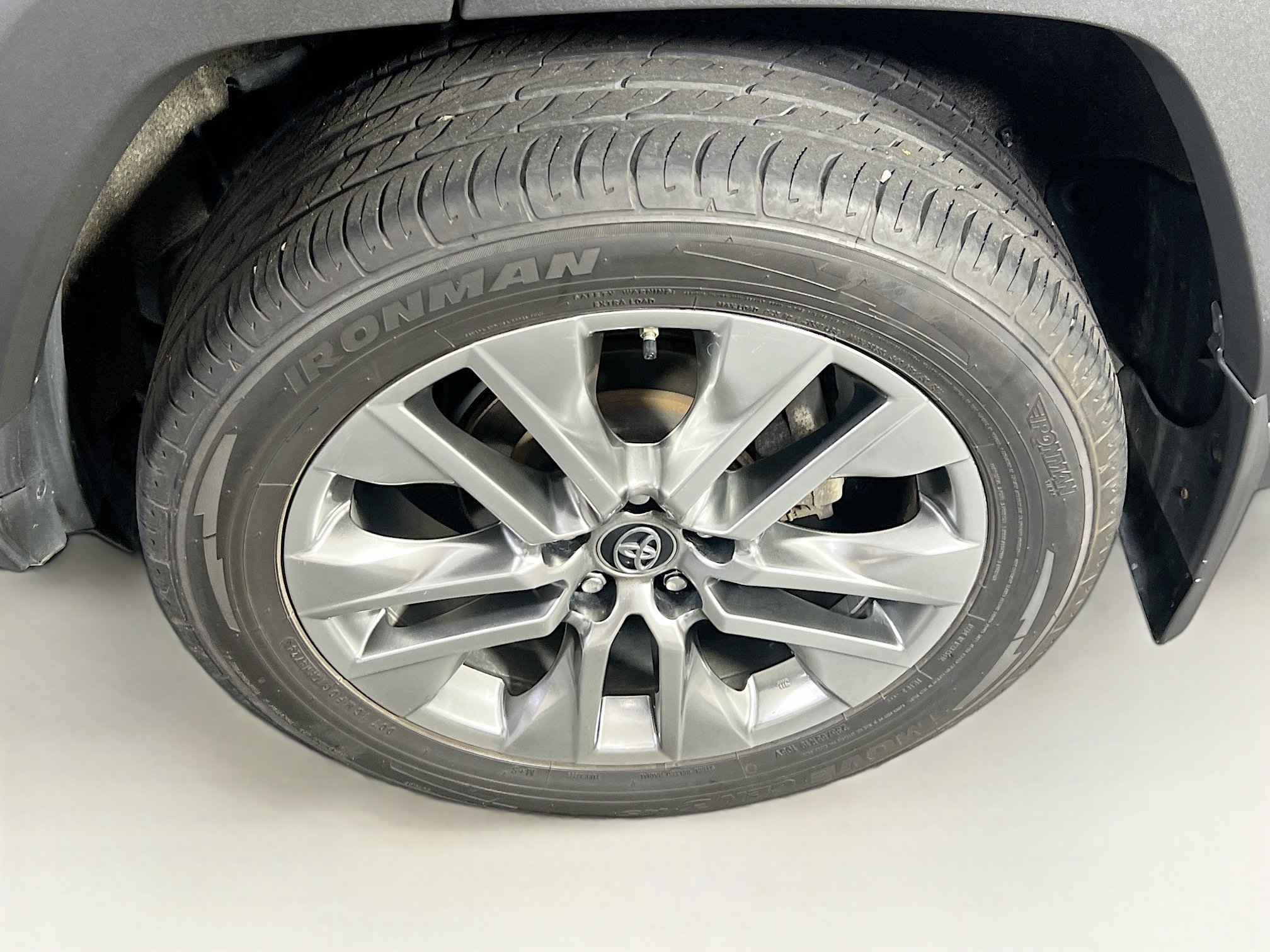 Used 2019 Toyota RAV4 XLE Premium w/ Cold Weather Package AWD/4WD image 30