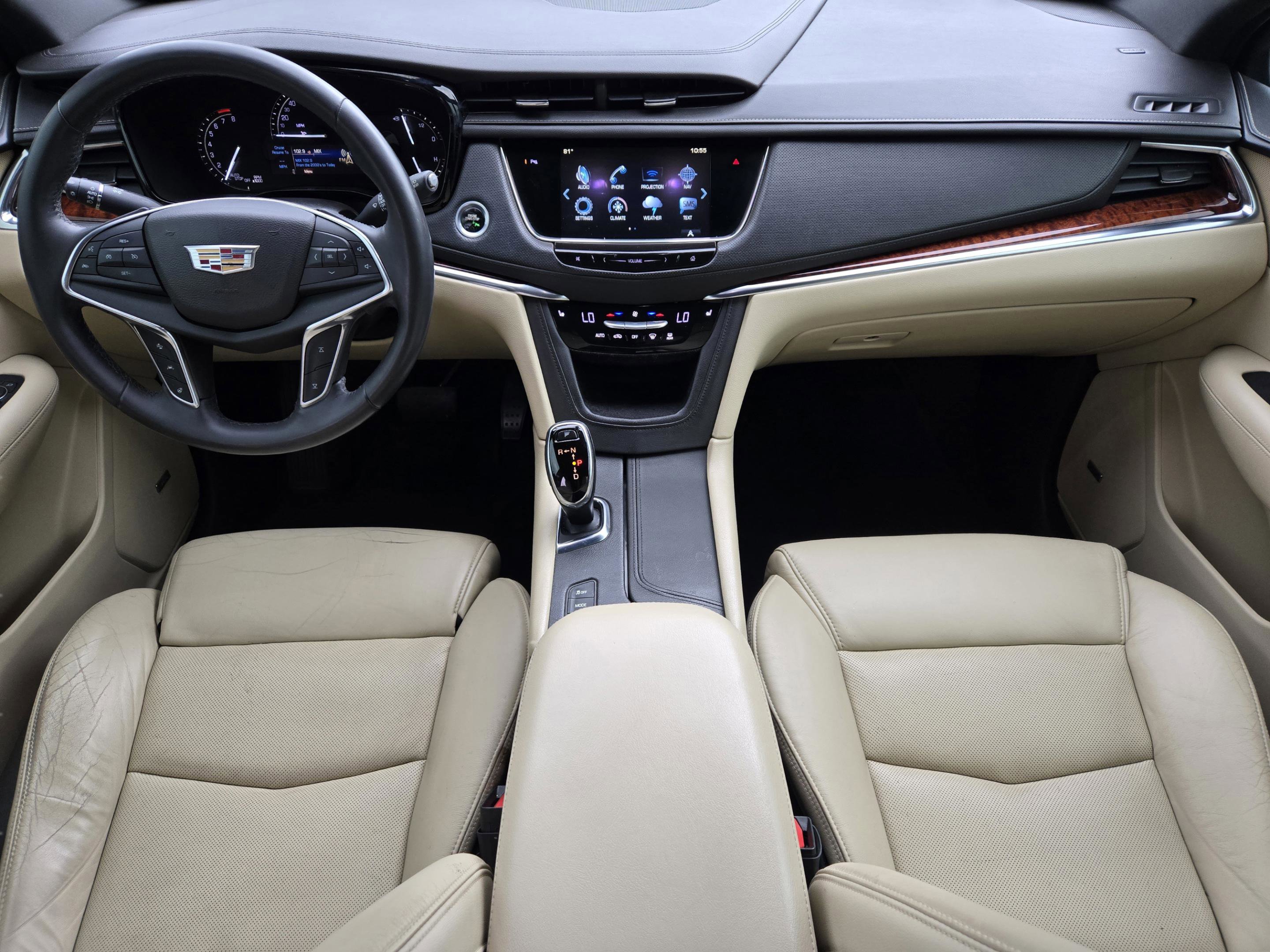Used 2017 Cadillac XT5 Luxury w/ Driver Awareness Package AWD/4WD image 24
