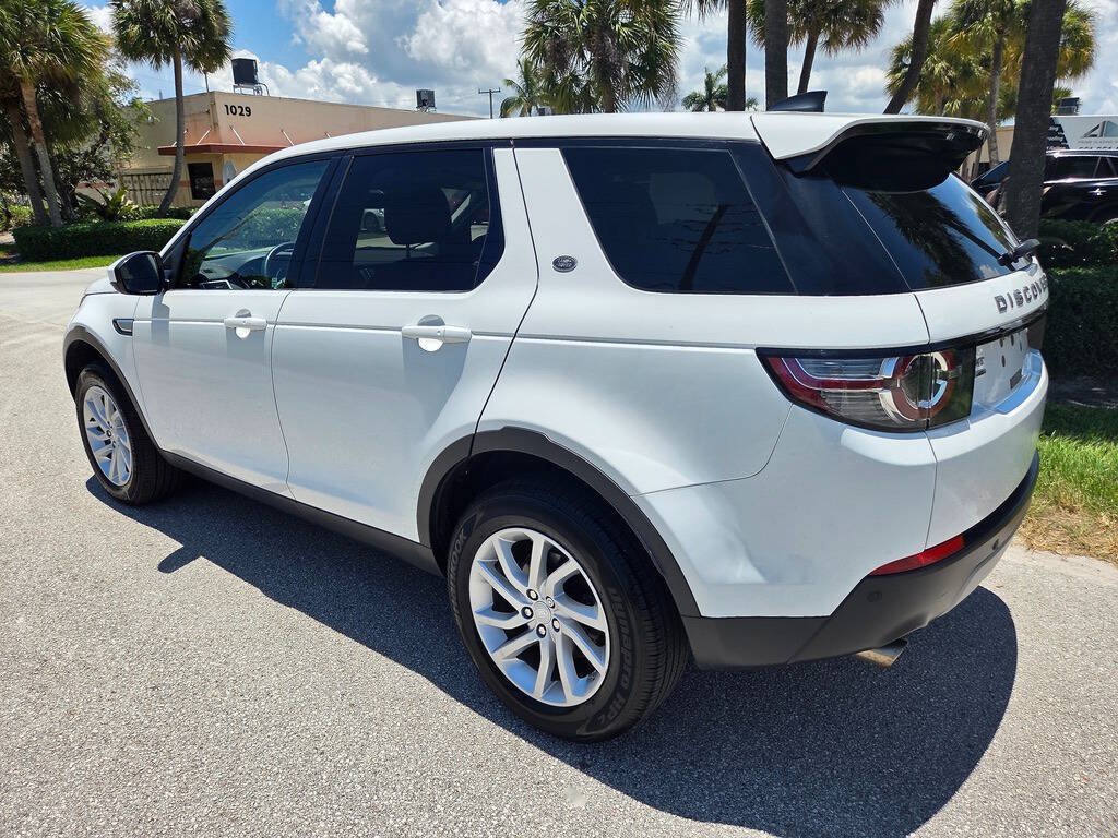 Used 2017 Land Rover Discovery Sport HSE AWD/4WD image 7