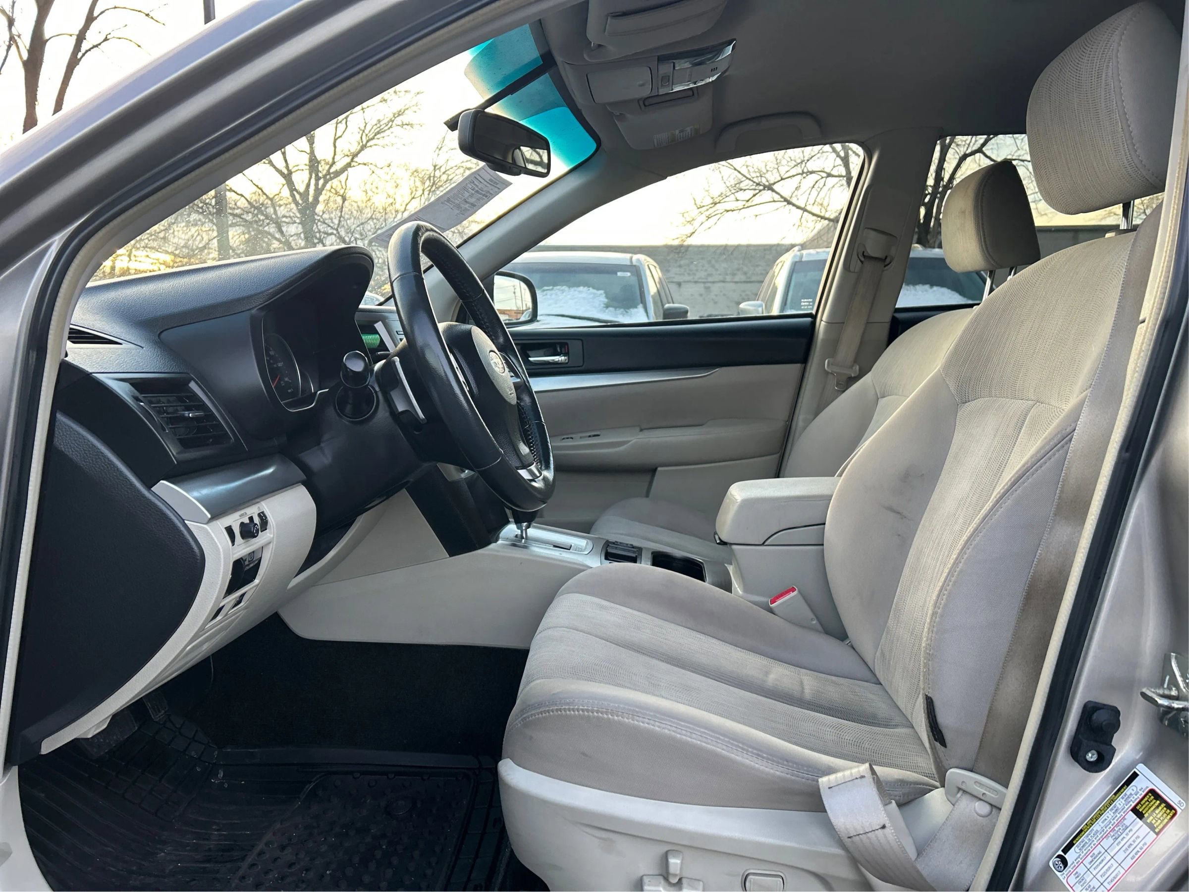 Used 2014 Subaru Outback 2.5i Premium AWD/4WD image 10