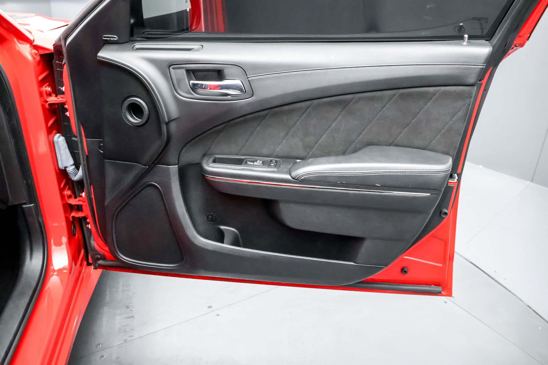 Used 2022 Dodge Charger SRT Hellcat w/ Harman/Kardon Audio Group image 25