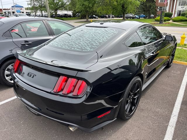 Used 2017 Ford Mustang GT Premium w/ Black Accent Package RWD image 29