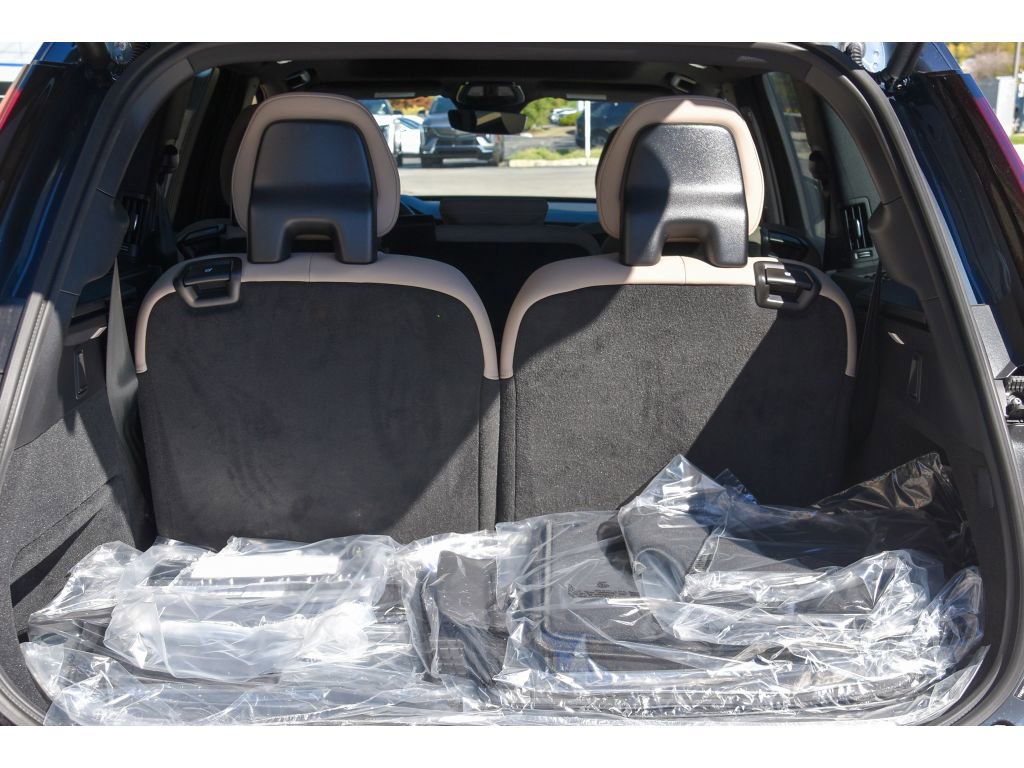 New 2026 Volvo XC90 B6 Plus w/ Protection Package Premier image 25