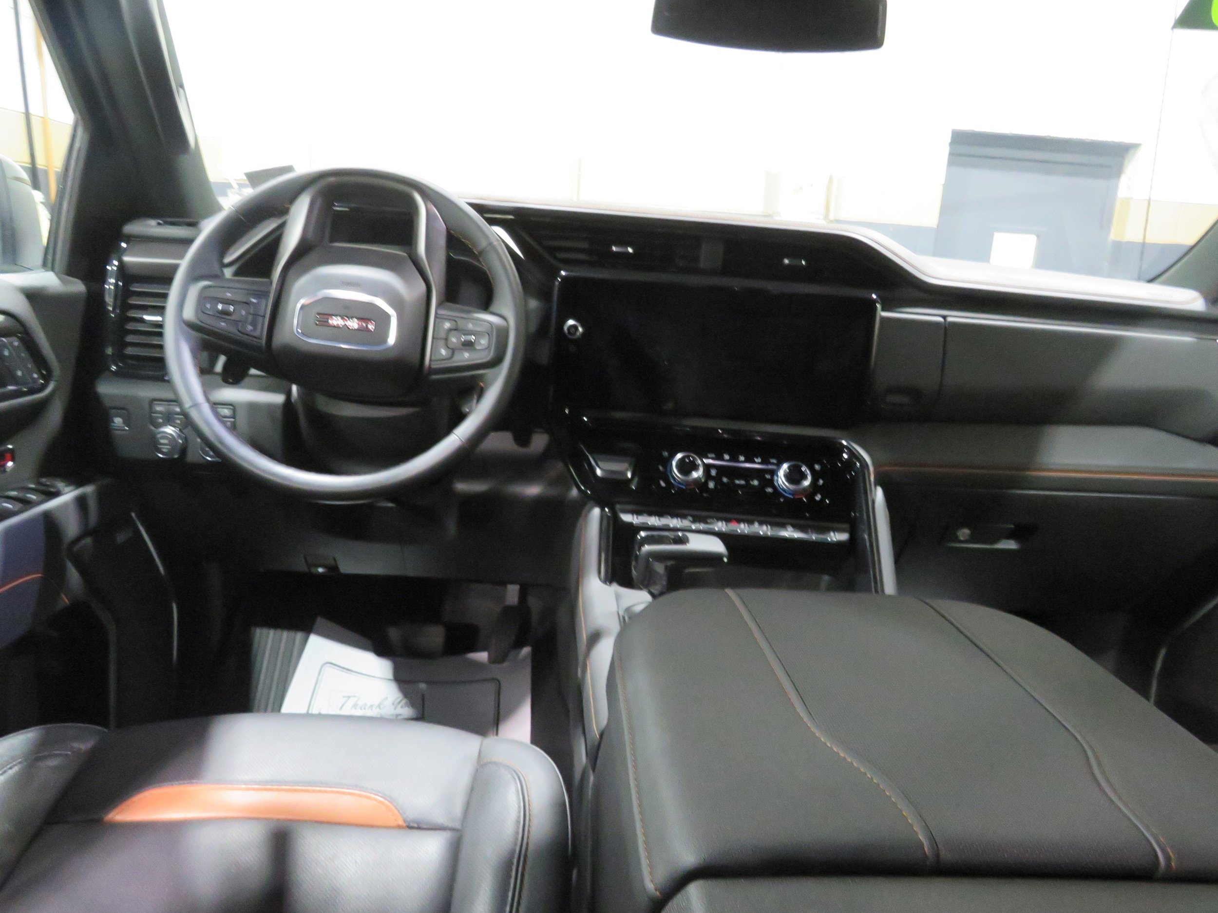Used 2025 GMC Sierra 1500 AT4 w/ AT4 Premium Package AWD/4WD image 9