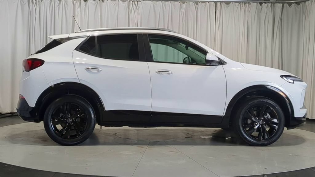 Used 2024 Buick Encore GX Sport Touring w/ Advanced Technology Package AWD/4WD image 9