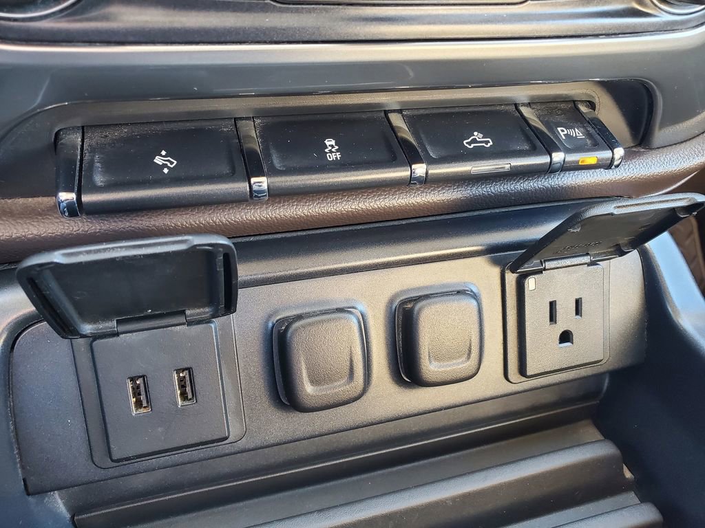 Used 2016 Chevrolet Silverado 1500 LTZ w/ LTZ Plus Package image 27