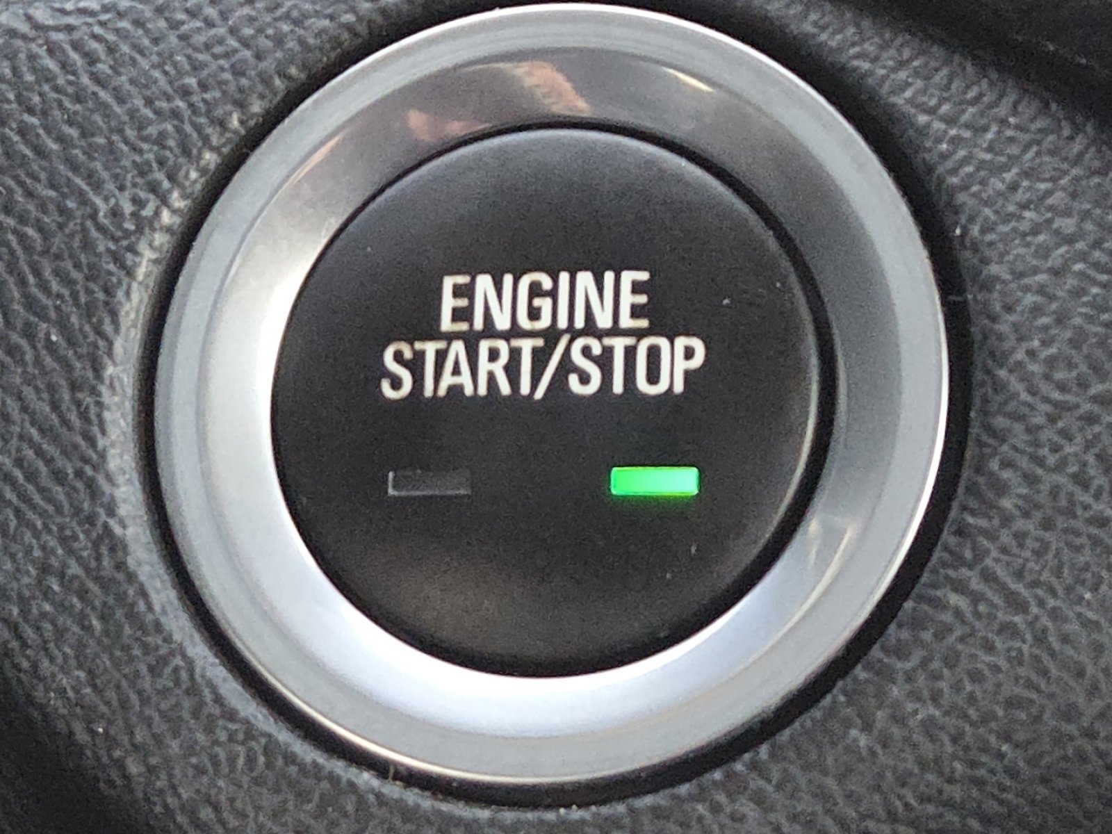 Used 2020 Chevrolet Equinox LT w/ Driver Convenience Package image 32