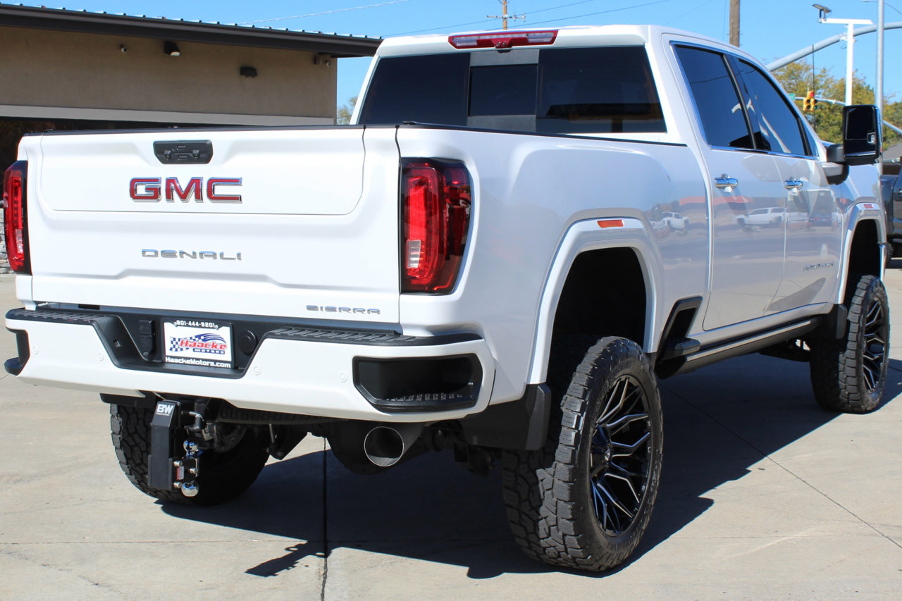Used 2022 GMC Sierra 3500 Denali w/ Denali Ultimate Package image 22