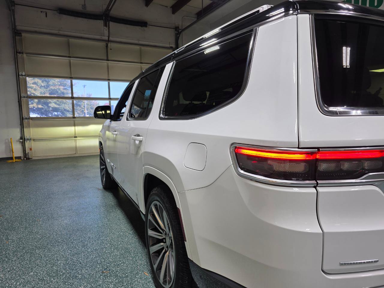 Used 2022 Jeep Grand Wagoneer Series I AWD/4WD image 10