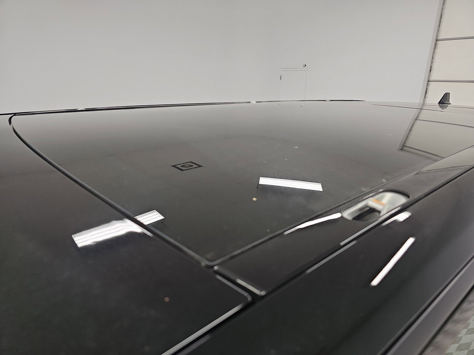 Used 2025 Rivian R1S Adventure image 13