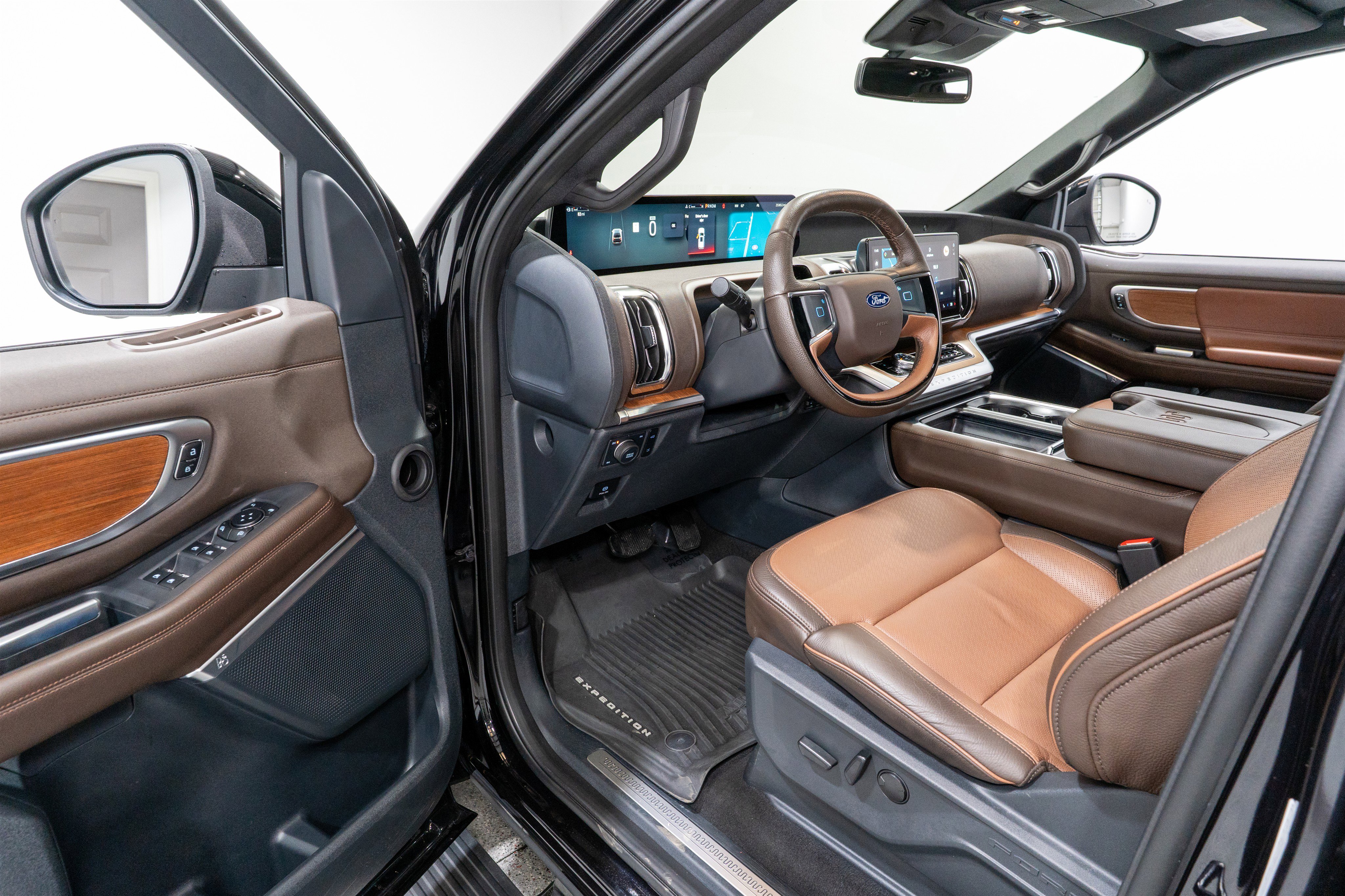 Used 2025 Ford Expedition King Ranch AWD/4WD image 13
