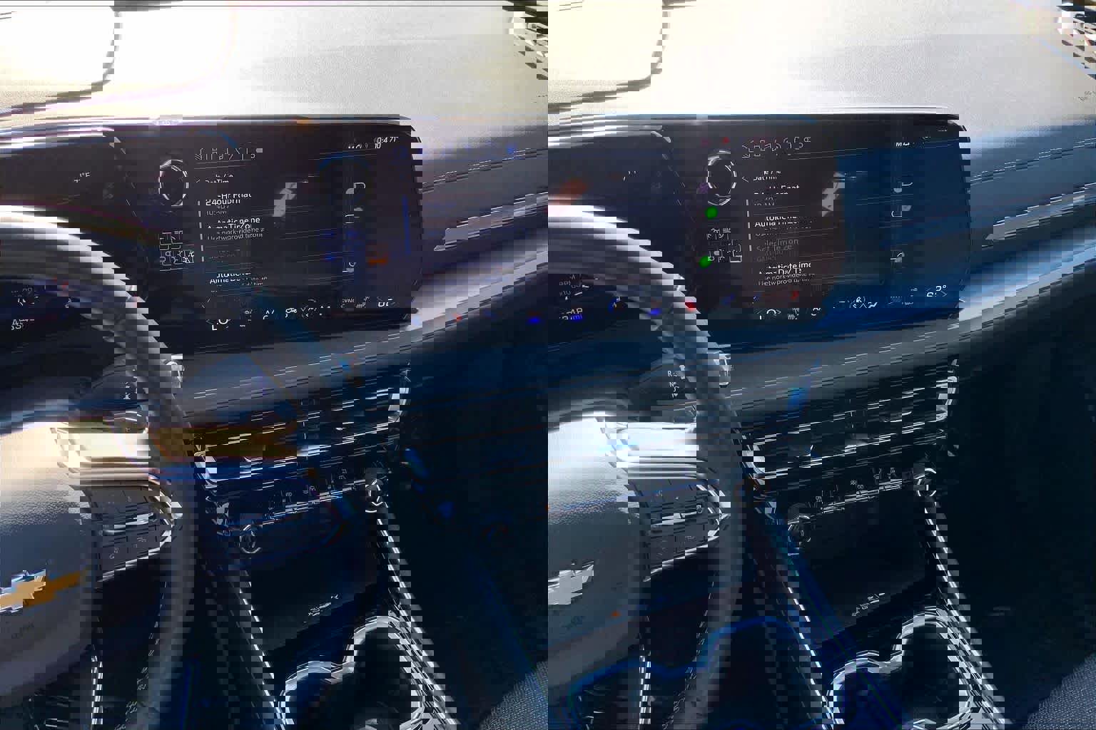 Used 2024 Chevrolet Traverse LT image 7