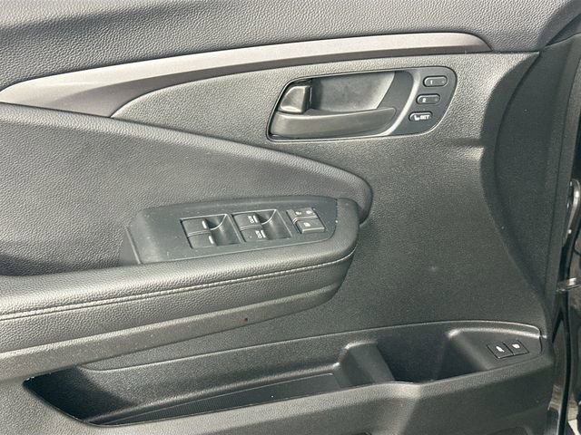 Used 2023 Honda Passport EX-L image 25