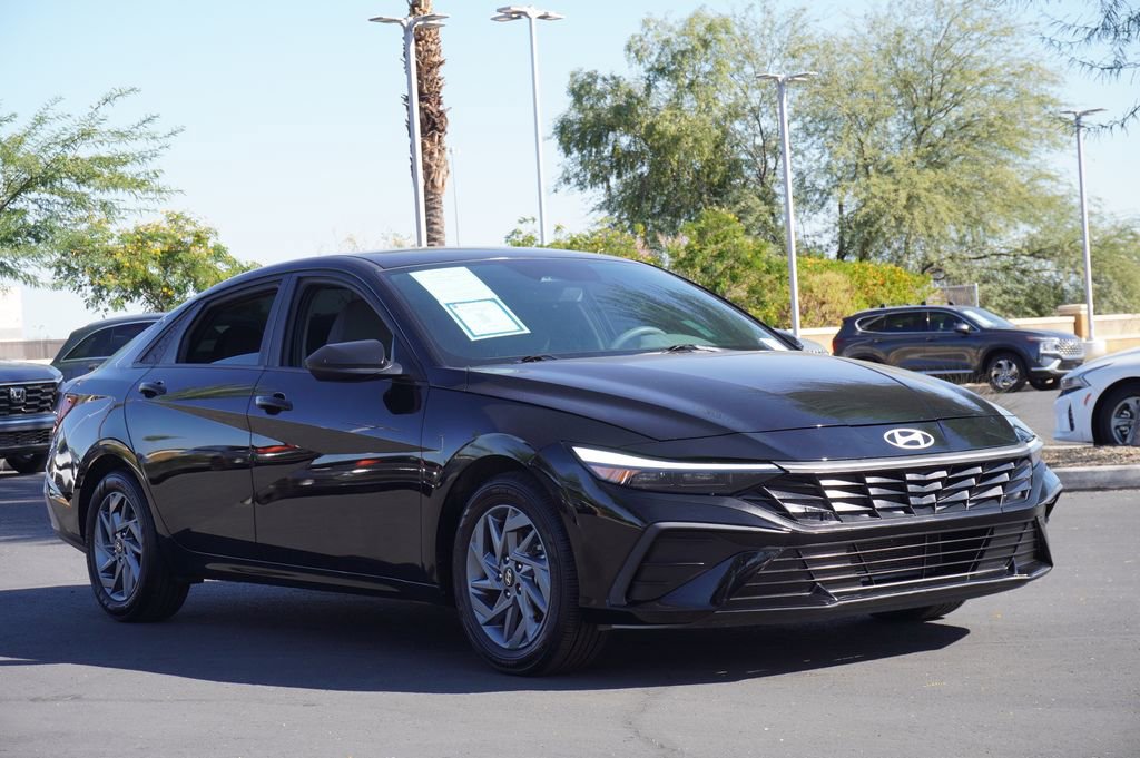 Used 2024 Hyundai Elantra SEL image 4